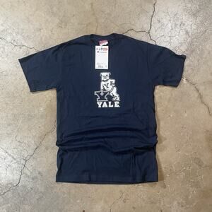 YALE University Shirt Mens Size Medium Navy Blue Short Sleeve Champion Brand